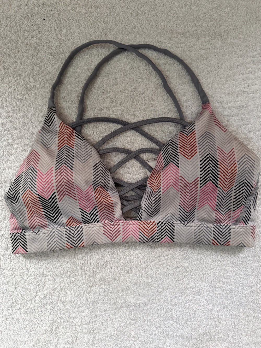 Victoria Sport Victoria’s Secret Chevron Lattice Cage Front Strappy Sports Bra